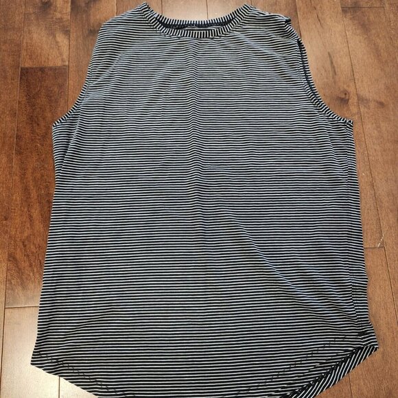 Lululemon women's black and white stripe tank top - Picture 1 of 5